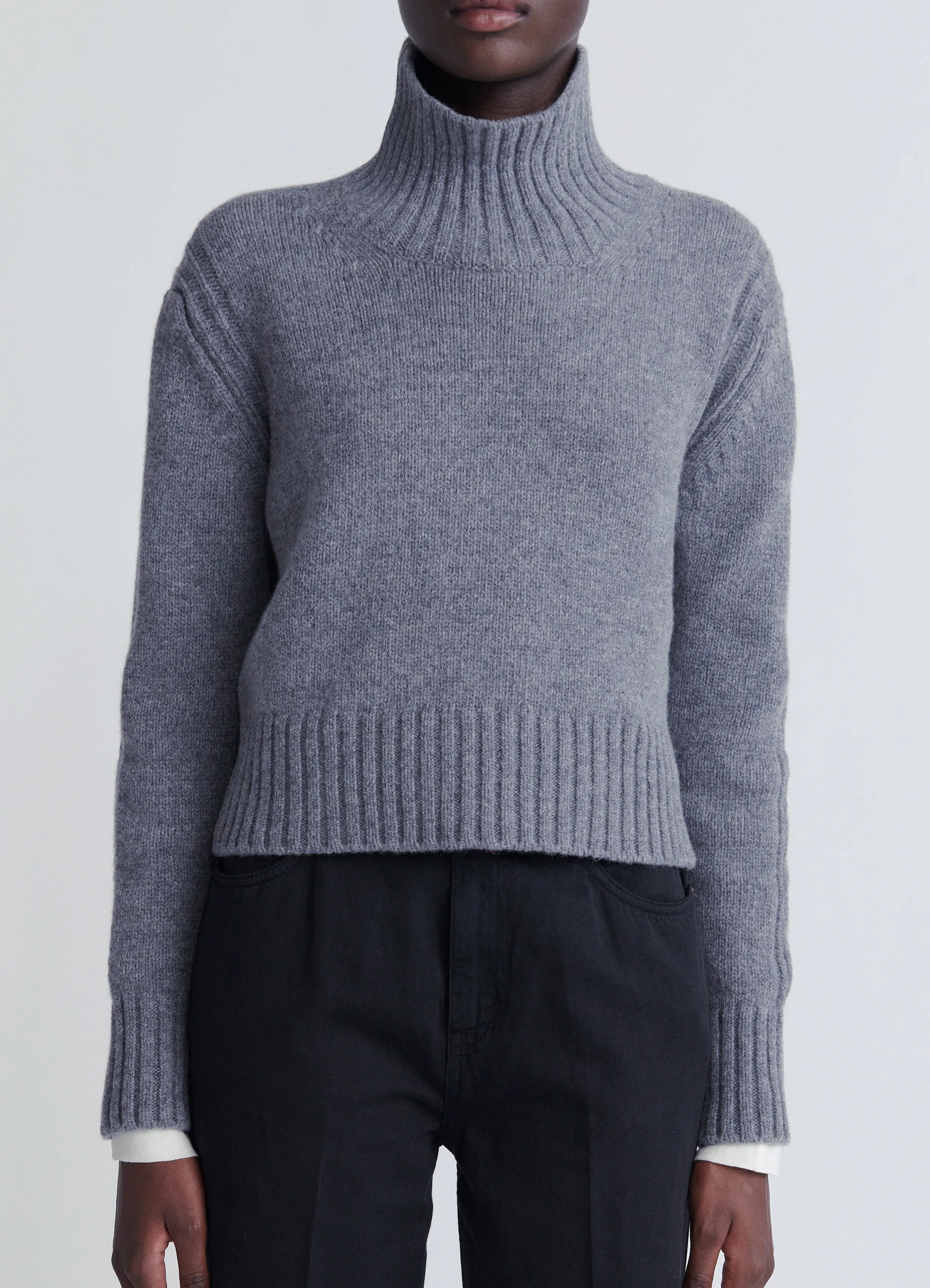 Fintra Crop High Neck in Grey